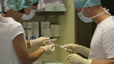 Država ponuja tisoč evrov bruto na mesec, a ne za vse: koga so izpustili?