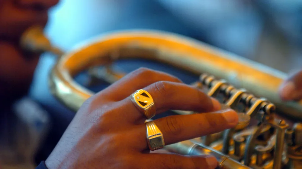 - Srbija - Guča 2005 - Zbor Dragačevskih trubačev - največji festival etno glasbe v Evropi, trubači - trobentači//FOTO: Bojan VelikonjaOPOMBA: ZA OBJAVO V SOBOTNI PRILOGI - REPORTAŽA 