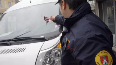 - Mestno redarstvo MOL, ljubljanski mestni redar - obvestilo redarstva  //FOTO: Jaka Adamič