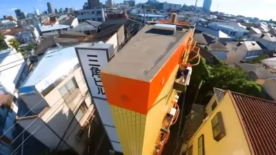 Hi&scaron;a v Tokiju Foto: posnetek zaslona/ Youtube