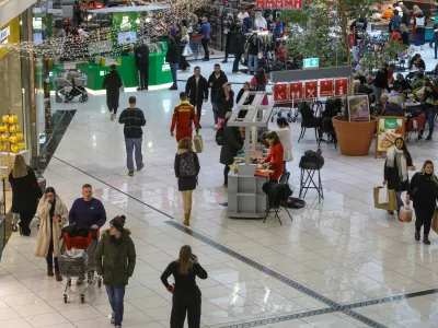 23.12.2025 - Praznično nakupovanje - BTC - Nakup daril - gneča - trgovinaFoto: Luka Cjuha