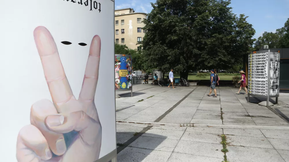 - 07.07.2022 &ndash; Plakatna galerija Figovec - Razstava &Scaron;tudenti za strpnost / serija plakatov, prek katerih &scaron;tudentke in &scaron;tudenti raziskujejo vpra&scaron;anje tolerance in možnosti njene vizualne predstavitve. //FOTO: Luka Cjuha
