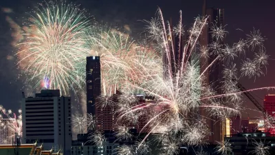 Fireworks explode during the New Year celebrations in Bangkok, Thailand, January 1, 2026. REUTERS/Athit Perawongmetha   TPX IMAGES OF THE DAY