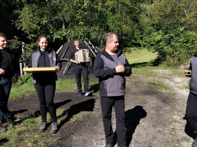 Oglarska dežela - kjer dim že stoletje povezuje generacije