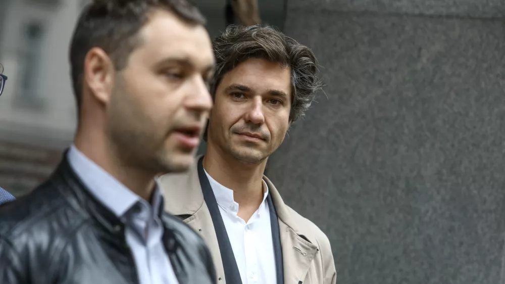 Luka Mesec, minister&nbsp;za delo in&nbsp;koordinator&nbsp;stranke Levica  - 26.09.2022 &ndash; Predsedni&scaron;ke volitve 2022 &ndash; novinarska konferenca kandidata za predsednika republike Mihe Kordi&scaron;a in poslanske skupine Levica ob vložitvi kandidature za predsednika republike //FOTO: Luka Cjuha