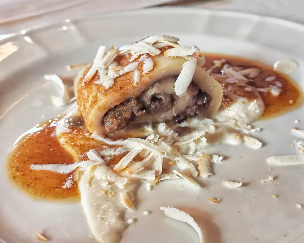 &Scaron;truklji z radičem, drobtinami in dimljeno rikoto, Trattoria Al Piave