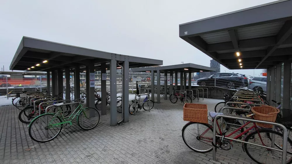 Začasna selitev kolesarnice na postaji