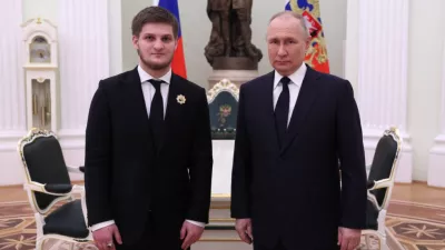 Akhmat Kadirov, sin čečenskega voditelja Ramzana kadirova in Vladimir Putin v Kremlju.