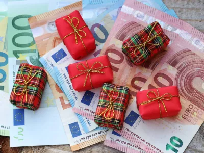 Gifts can cost a lot of money. Cash or gifts?