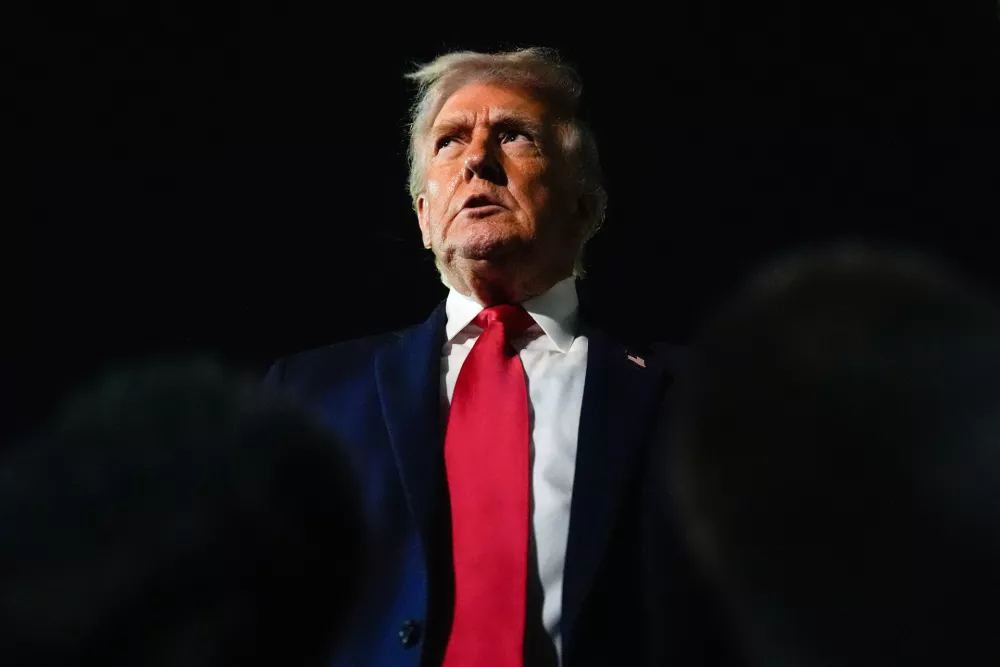 V teh dneh je Donald Trump dodatno zaostril retoriko glede Grenlandije. / Foto: AP