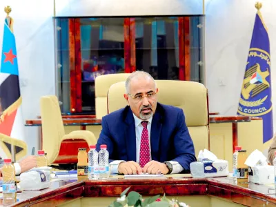 FILE PHOTO: Aidarous al-Zubaidi, the leader of Yemen's Southern Transitional Council (STC), who, according to the Saudi-backed coalition, fled to an unknown destination, heads a meeting in Aden, Yemen February 26, 2025. Southern Transitional Council/Handout via REUTERS THIS IMAGE HAS BEEN SUPPLIED BY A THIRD PARTY/File Photo