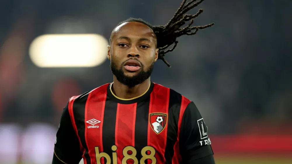 Soccer Football - Premier League - AFC Bournemouth v Tottenham Hotspur - Vitality Stadium, Bournemouth, Britain - January 7, 2026 AFC Bournemouth's Antoine Semenyo before the match Action Images via Reuters/Paul Childs EDITORIAL USE ONLY. NO USE WITH UNAUTHORIZED AUDIO, VIDEO, DATA, FIXTURE LISTS, CLUB/LEAGUE LOGOS OR 'LIVE' SERVICES. ONLINE IN-MATCH USE LIMITED TO 120 IMAGES, NO VIDEO EMULATION. NO USE IN BETTING, GAMES OR SINGLE CLUB/LEAGUE/PLAYER PUBLICATIONS. PLEASE CONTACT YOUR ACCOUNT REPRESENTATIVE FOR FURTHER DETAILS..