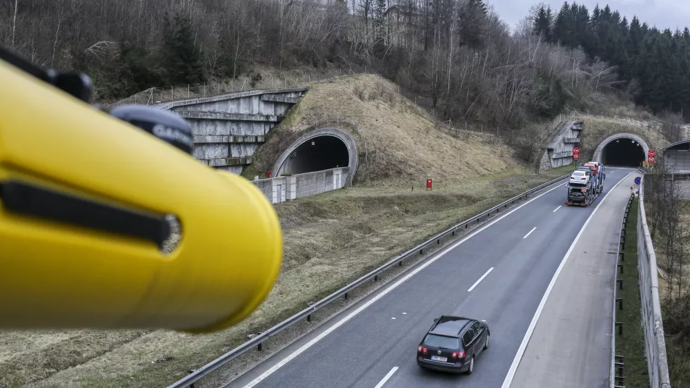Farsa: Belgijski merilnik po dveh letih &scaron;e ni primeren za na&scaron;e avtoceste