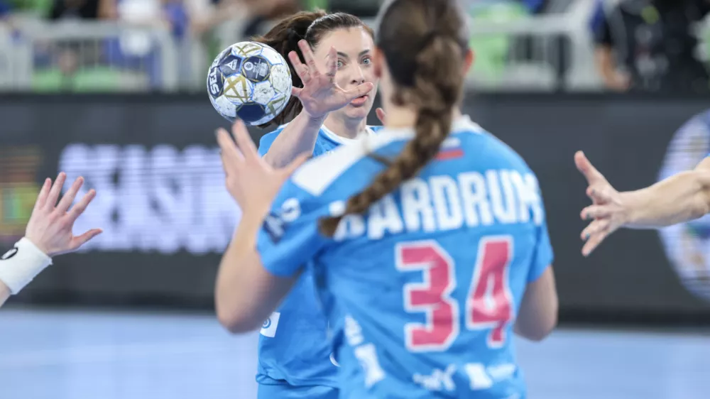 - 25.10.2025 - rokomet - liga prvakov za ženske - Krim Mercator: CSM Bukare&scaron;ta//FOTO: Jaka Gasar