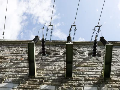 Daljnovod, enegetika, eleektrika.Hidroelektrarna Mariborski otok v lasti Dravske elktrarne Maribor- 19.07.2023 &ndash; gradnja - Pilotna geotermalna elektrarna na obstoječi plinski vrtini Pg-8 (SI-Geo-Electricity) v naselju Čentiba v občini Lendava - proizvodnja električne energije iz obnovljivih virov. //FOTO: Bojan Velikonja