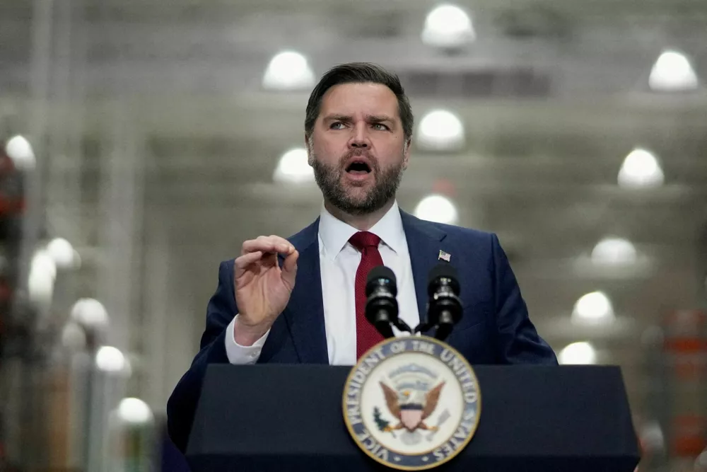FILE PHOTO: Vice President JD Vance delivers remarks at Uline Inc., in Alburtis, Pennsylvania, U.S., December 16, 2025. REUTERS/Eduardo Munoz/File Photo