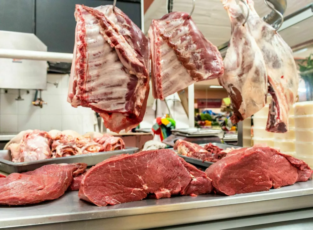 Ko je meso na trgovskih policah &raquo;domače&laquo;, prihaja pa od drugod