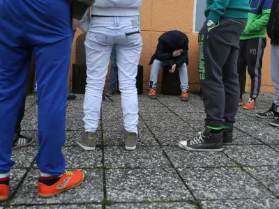 - simbolična fotografija - otroci in mladostniki s posebnimi potrebami oziroma s težavami v du&scaron;evnem zdravju - problematični otroci - zdravstvene težave in motnje pri otrocih - - 01.12.2015 - Vzgojni zavod Planina - vzgojno-izobraževalni zavod za otroke in mladostnike vseh starosti s celotne Slovenije//FOTO: Jaka Gasar / Foto: Jaka Gasar