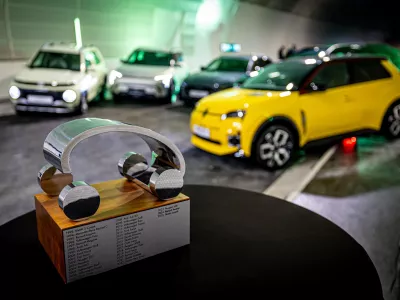 Naziv Slovenski avto leta je prejel renault 5.