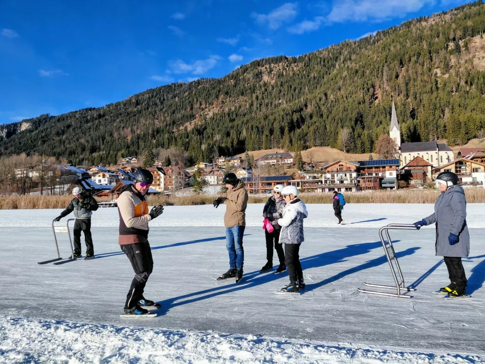 Največje naravno drsali&scaron;če v Alpah priljubljeno tudi med Slovenci