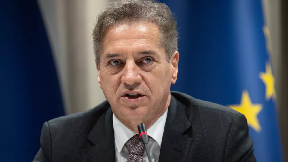 Sezana, Hotel MaestosoPogovor s predstavniki gospodarstva in zupani.Premier Robert Golob.