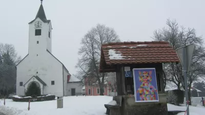 Kog in cerkev sv. Bolfenka, ki ima dva zavetnika. Foto: Renata Picej