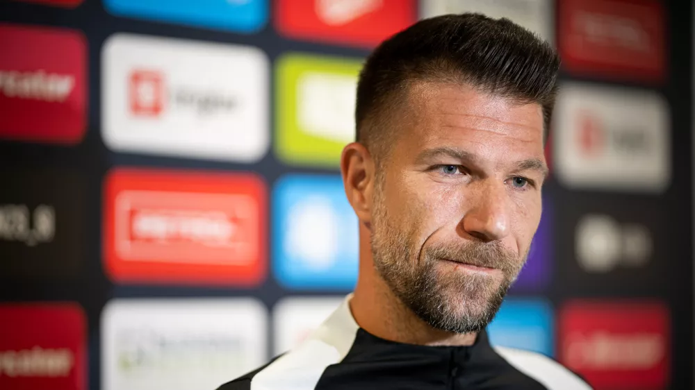 Nemcija, Wuppertal.Trening slovenske nogometne reprezentance.Pomocnik selektorja slovenske nogometne reprezentance Bostjan Cesar.