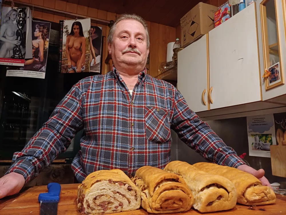 Laufarija Cerkno. Laufarkomanda, priprave napustovanje, laufarji, 70-obletnica ponovne oživitve &scaron;ege, pustne &scaron;ege, Cerkljanska, Ciril / Foto: Nata&scaron;a Bucik Ozebek