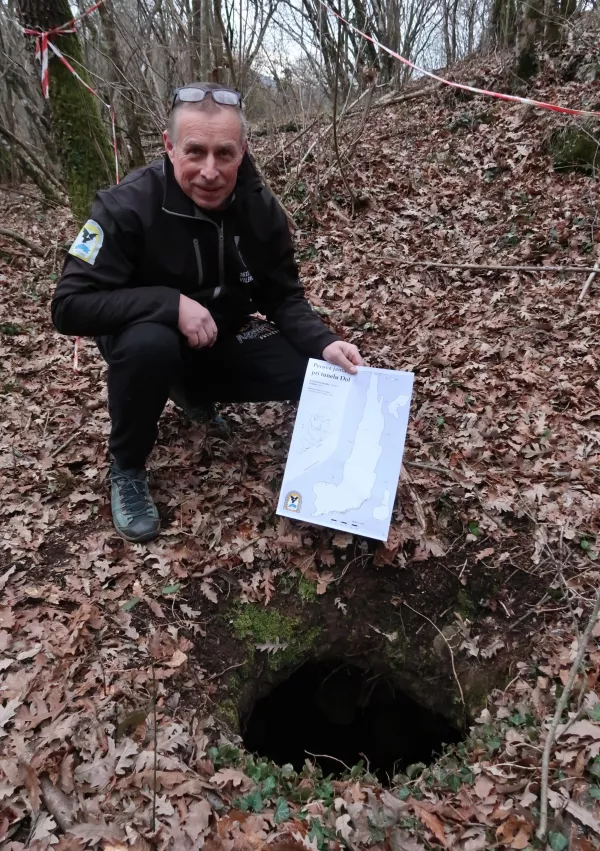 Jamar Andrej Peca, ki je v Pecovi jami v Dolu pri Vogljah odkril 4800 let stara okostja ljudi, jamarstvo, arheologija, zgodovina, prazgodovina, bekrena doba / Foto: Nata&scaron;a Bucik Ozebek