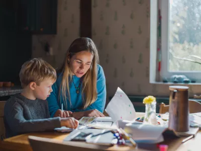 Težko bi trdili, da so vsi star&scaron;i tudi dobri učitelji. / Foto: Istock