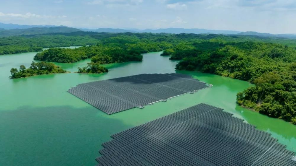 Bo v &Scaron;o&scaron;tanju plavajoča sončna elektrarna?