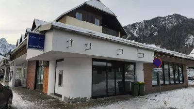 Umaknila se je še zadnja bančna poslovalnica, zdaj bodo tam javna stranišča