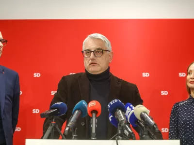 Matjaž Han in Meira Hot,06.01.2026 - Predsednik SD Matjaž Han izjava za medije o aktualnih dogajanjih. Prestop poslanca Levice v SDFoto: Luka Cjuha