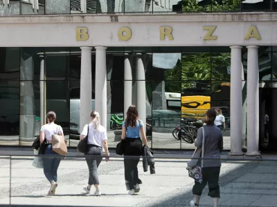 Popotresni sunek bo za delnice manj pretresljiv, kot je bil prvotni &scaron;ok