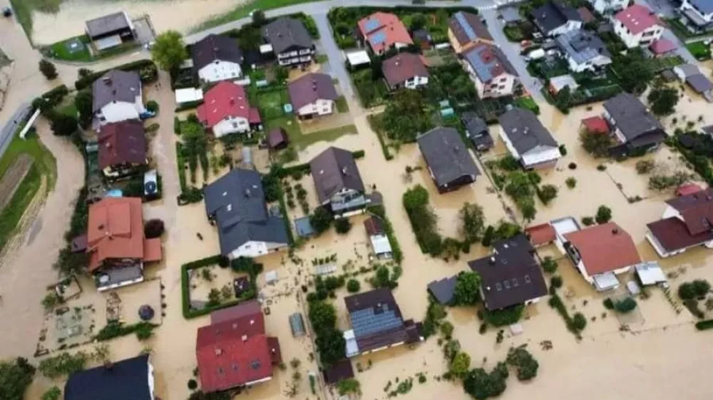 Družine s poplavnega območja bi se preselile