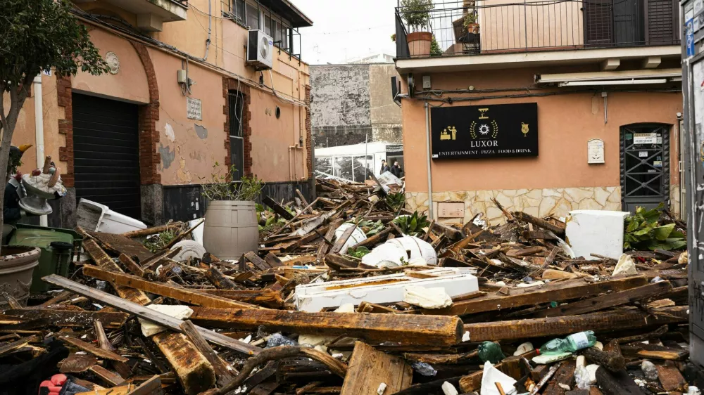 Image: 1067992963, License: Rights-managed, Restrictions: Usage restrictions: Advertising and promotion,Commercial electronic,Consumer goods,Direct mail and brochures,Indoor display,Internal business usage,Personal use, Model Release: no