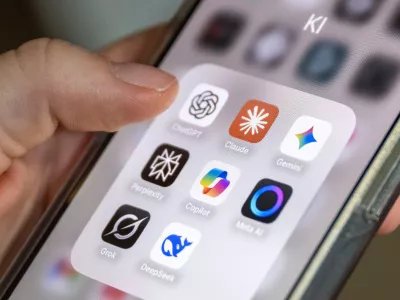 Several AI applications can be seen on a smartphone screen, including ChatGPT, Claude, Gemini, Perplexity, Microsoft Copilot, Meta AI, Grok and DeepSeek. The apps are grouped in a folder labeled "AI". Artificial intelligence applications from various providers are increasingly shaping everyday digital life - from text and image generators to research and assistance functions.