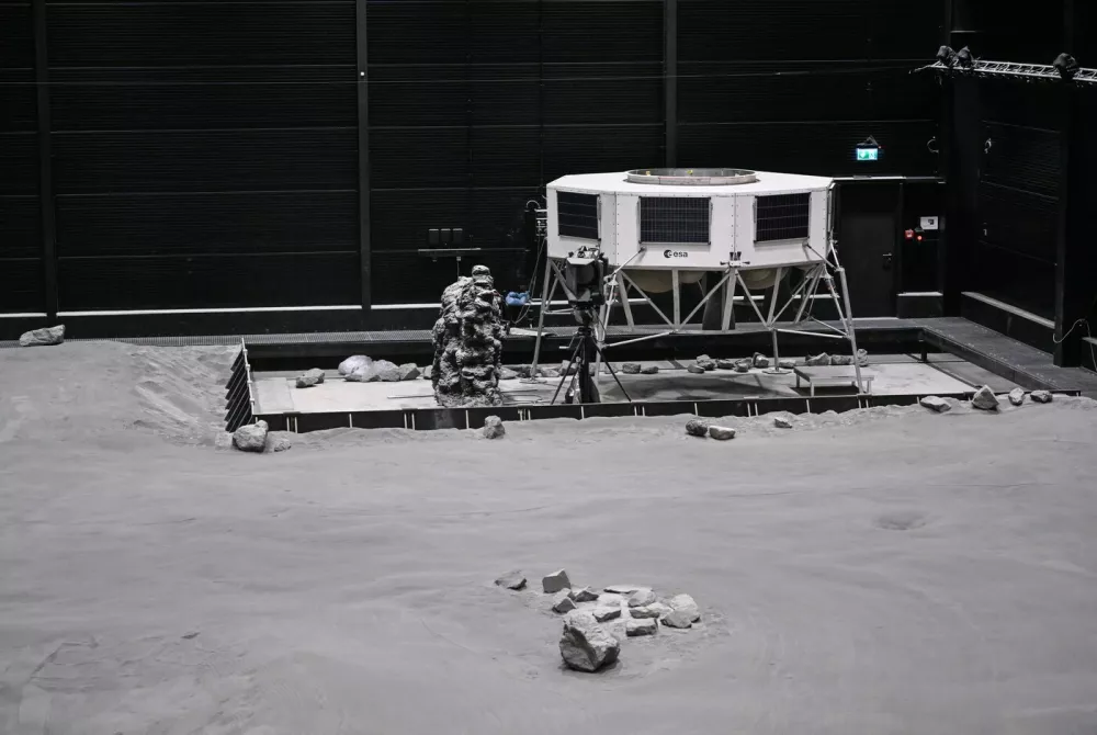 Pictures taken inside the Luna Analog Facility shows lunar lander Argonaut following the signing of contracts between Thales Alenia Space (Italy, UK and France), OHB system AG (Germany) and Nammo (UK) hosted by the European Space Agency (ESA) and Thales Alenia Space on the future lunar lander Argonaut, on November 20, 2025 in Cologne.,Image: 1053510706, License: Rights-managed, Restrictions:, Model Release: no