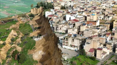 Pogled na naravno katastrofo, ki je včeraj prizadela mesto. / Foto: Profimedia