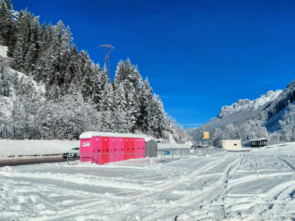 (FOTO) Reportaža iz Predazza: Velika gneča bo, zato pravočasno na pot