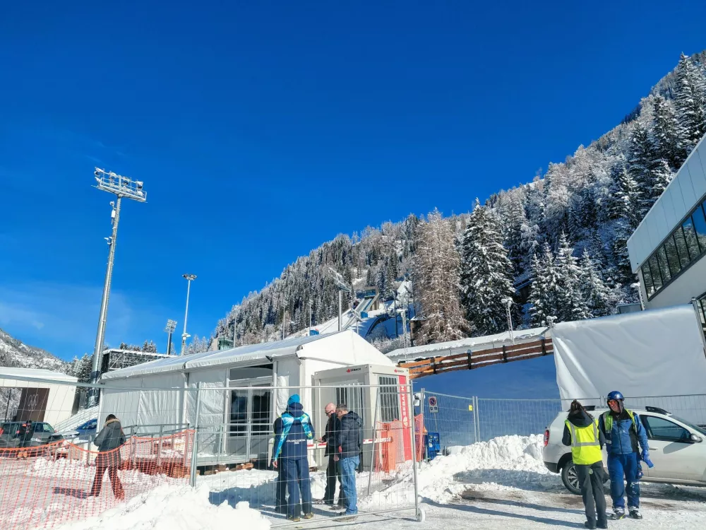(FOTO) Reportaža iz Predazza: Velika gneča bo, zato pravočasno na pot