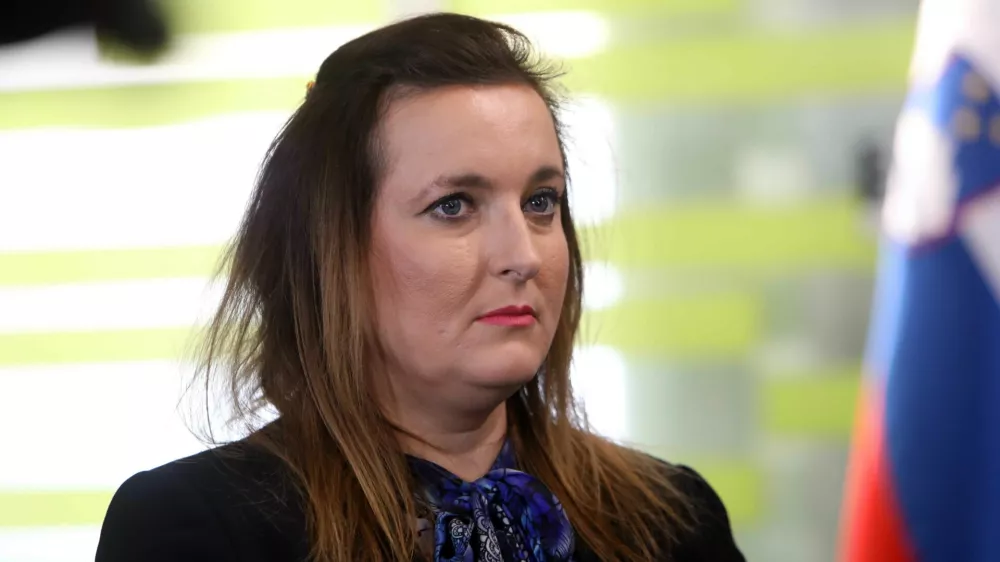 v. d. direktorice urada za komuniciranje Petra Bezjak Cirman - 27.01.2023 &ndash; Urad vlade za komuniciranje (UKOM) - podpis pogodbe med direktorjem STA Igorjem Kaduncem in v.d. direktorice UKOM Petro Bezjak Cirman - Vlada dvignila sredstva STA za 10 odstotkov//FOTO: Tomaž Skale