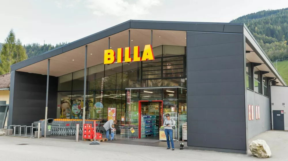People visit Billa supermarket. Haus village is a small winter resort located in Styria, Austria. / Foto: Panama7