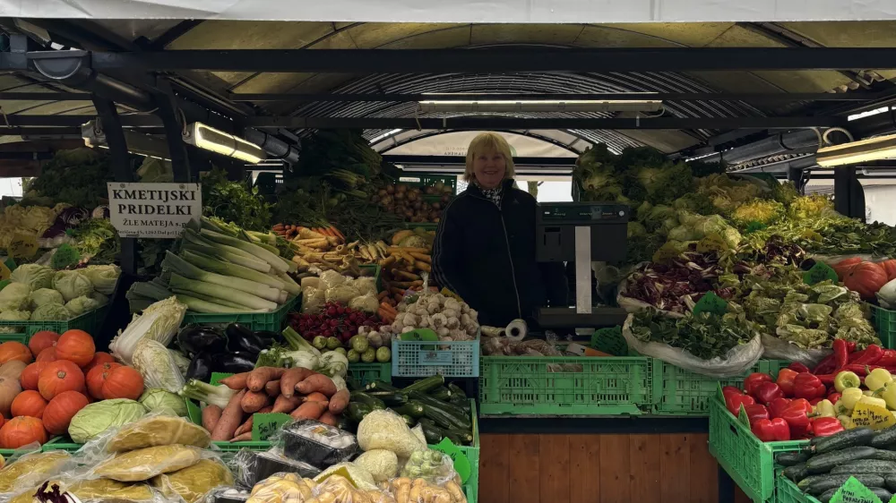 (CENE NA TRŽNICI) Po katerem ohrovtu je največ povpra&scaron;evanja?