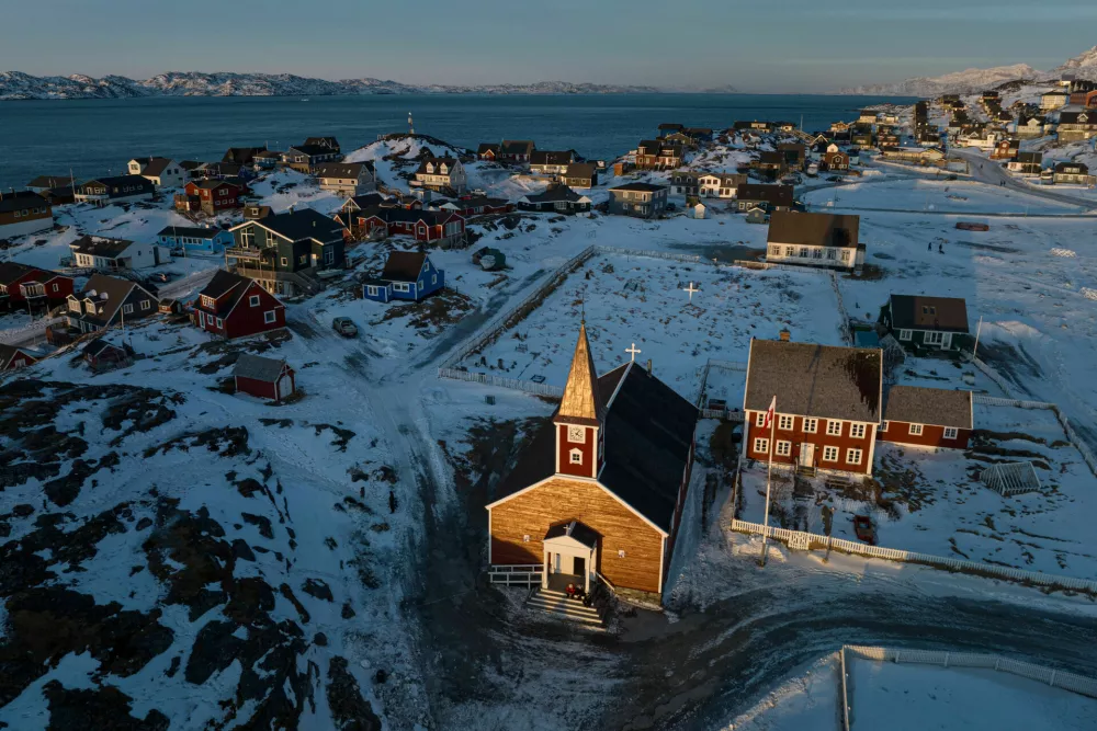 A church is seen near the coast of a sea inlet of Nuuk, Greenland, on Sunday, Jan. 25, 2026. (AP Photo/Evgeniy Maloletka) / Foto: Evgeniy Maloletka