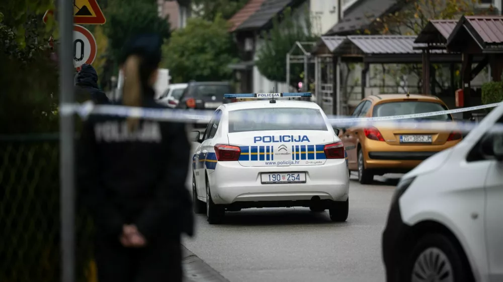 Po celonočnem popivanju naj bi mo&scaron;ki v hi&scaron;i do smrti pretepel prijatelja. 