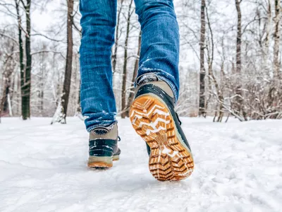 Obstajajo poceni triki, da na&scaron;e noge ostanejo bolj tople. / Foto: Istock