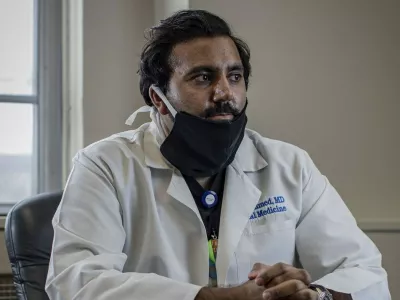 Anosh Ahmed, ko j e&scaron;e vodil bolni&scaron;nico Loreta v Chicagu. Foto: Profimedia