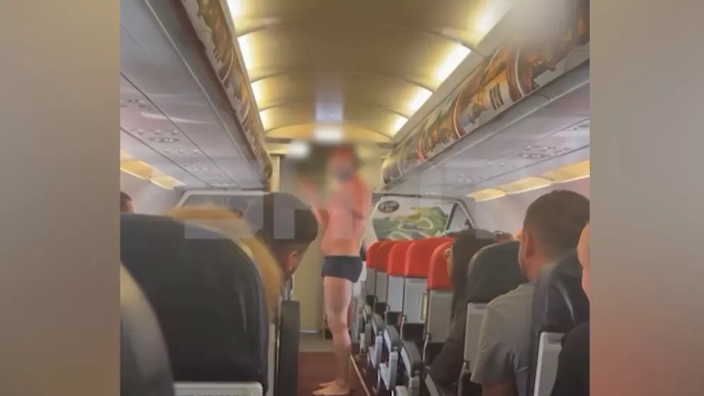 Prizor iz letala / Foto: Zajem Zaslona