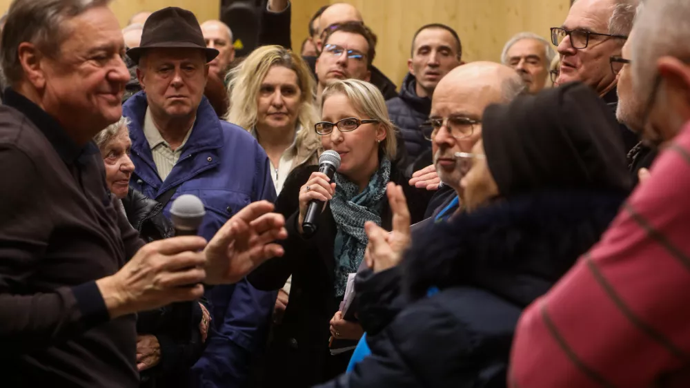 - Zoran Janković, Župan Mestne Občine Ljubljana.- 29.01.2026. - Terenski sestanek Župana MOL s prebivalci &Scaron;tepanjskega naselja zaradi spremenjenega režima parkiranja v naselju.&Scaron;tepanjsko naselje, parkiranje, pomanjkanje parkiri&scaron;č.//FOTO: Bojan Velikonja